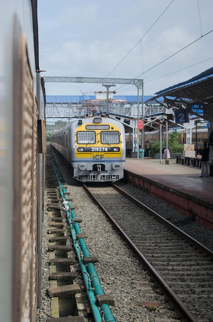 Tren, Kottayam, Kerala, Ferrocarril
