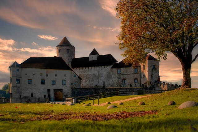 Free Burghausen Castle photo and picture