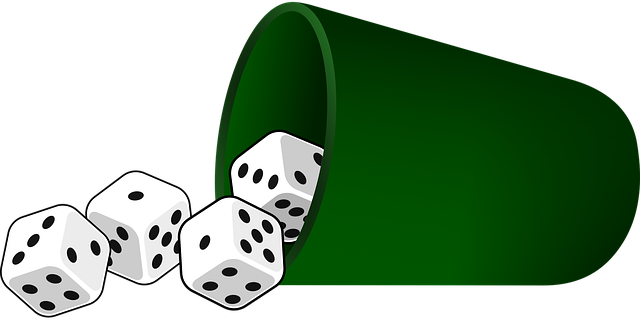 Würfel, Würfelbecher, Spiel, Glücksspiel
