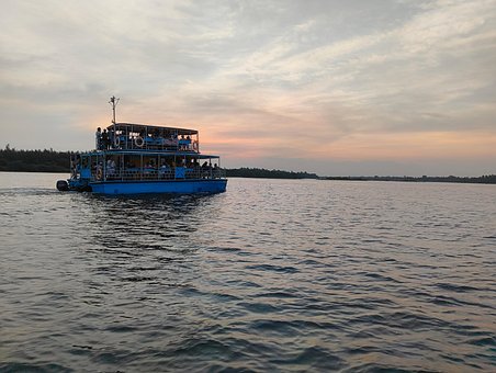 Free Boat Pondicherry photo and picture