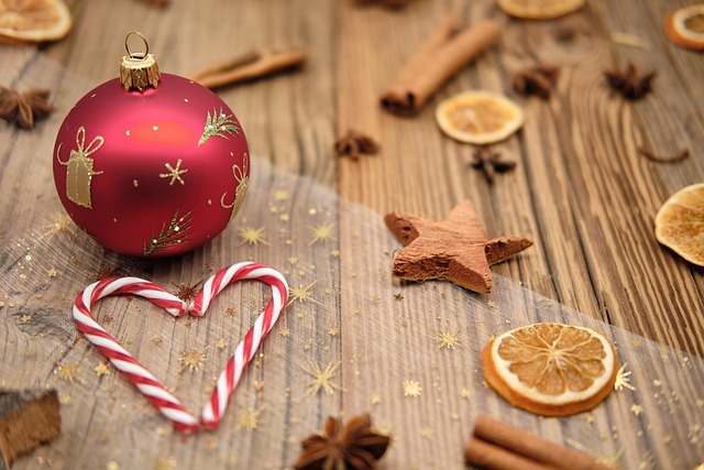 christmas, christmas ball, decor, candy canes, cinnamon, dried oranges, ornaments, baubles, decoration, holidays, festive, closeup