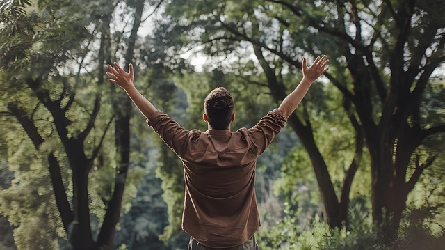 10,000+ Free Raised Hands & Hand Images - Pixabay