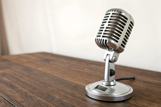 Free ai generated podcast microphone illustration