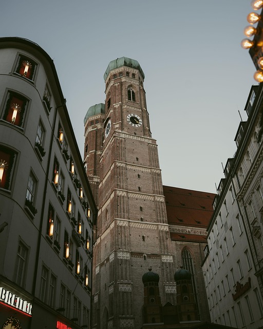 Free Munich Frauenkirche photo and picture