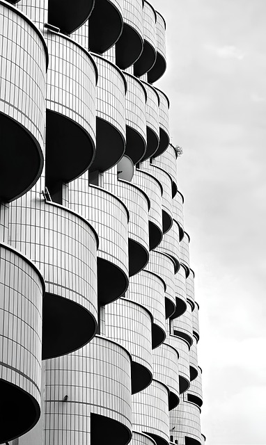 Modern, architecture, facade and balconies — photo by Lx_3n1gm4