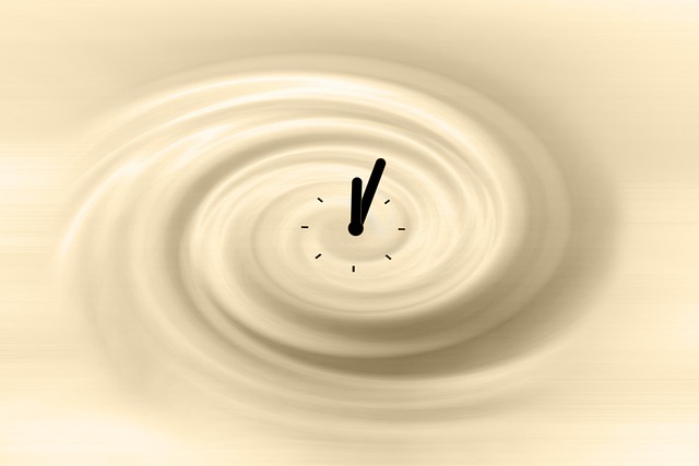 Free spiral five clock illustration