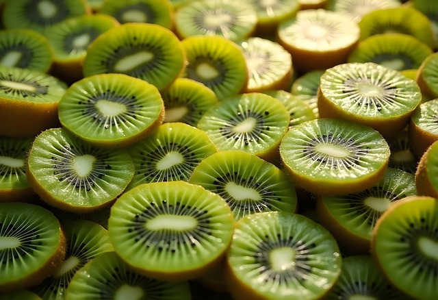 Free kiwi fruit mature illustration