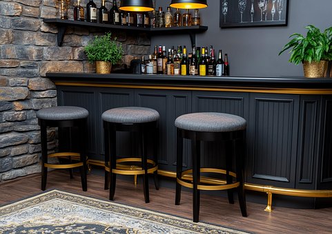Free Elegant Bar Cocktails illustration and picture
