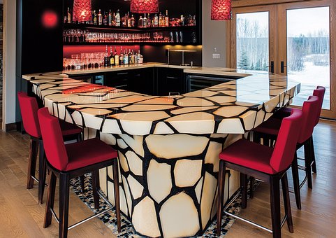 Free Elegant Bar Cocktails illustration and picture