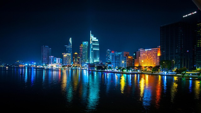 Saigonvietnam, Nacht, Gebäude, Fluss