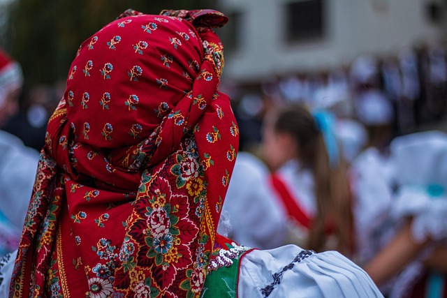 Kostume, Kvinde, Tradition, Folklore