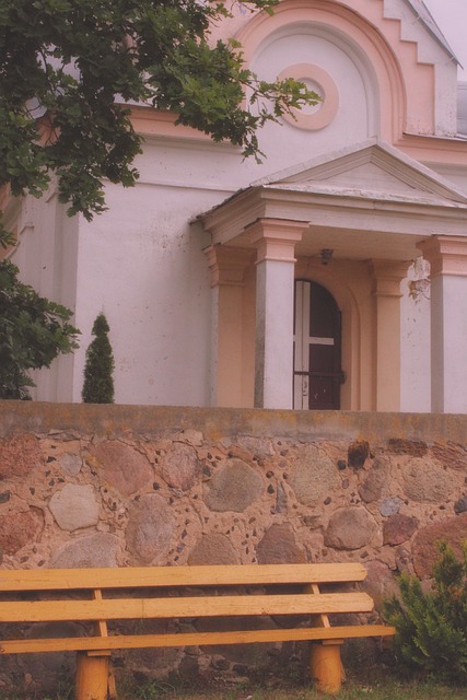 Mesa De Trabajo, Valla, Iglesia