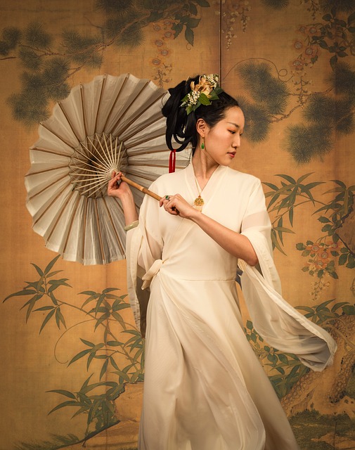 Free Chinese Dancing photo and picture
