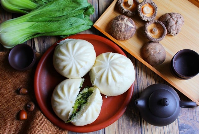 Free Green Chive Bun photo and picture