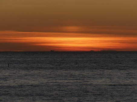Insule, Mare, Apus De Soare, Navă
