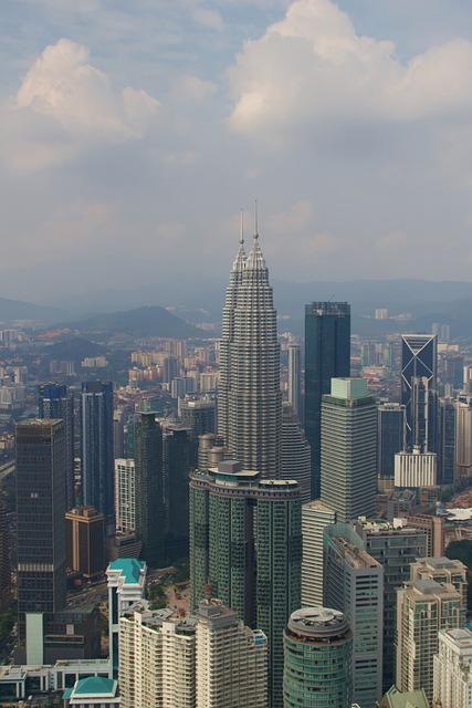 Free Kuala Lumpur Petronas Towers photo and picture