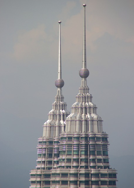Free Kuala Lumpur Petronas Towers photo and picture