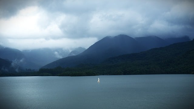 Free Lake Dingy photo and picture