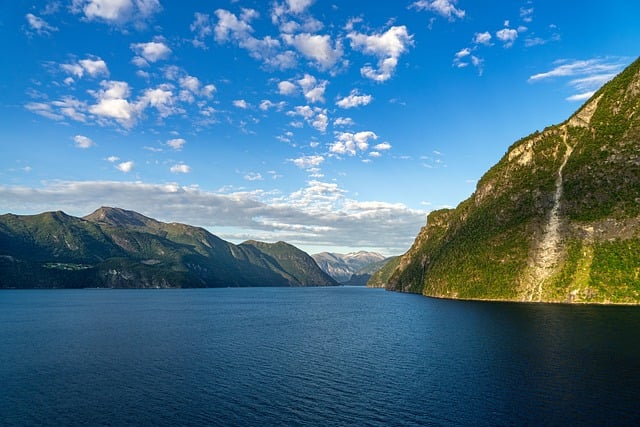 Chinese new year, norway, nature and landscape — photo by Ming_SONG