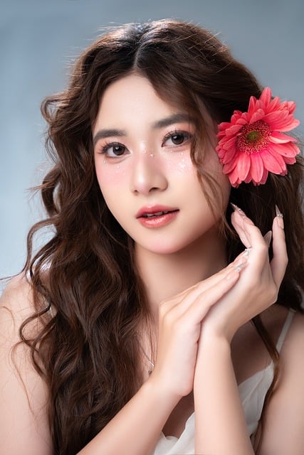 Free Woman Flower Wallpaper photo and picture