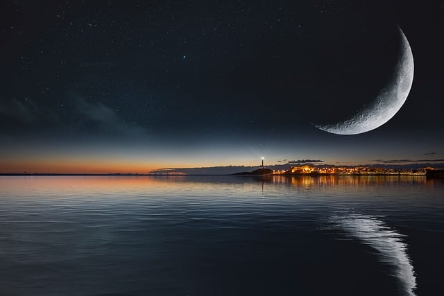 Free Sea Moon photo and picture