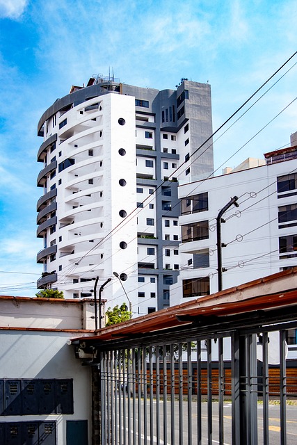Perú, Lima, Miraflores, Edificio
