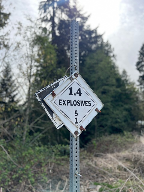 Explozivi, Pericol, Semn De Avertizare