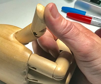 Tommelfinger Krig, Kreativ Udfordring