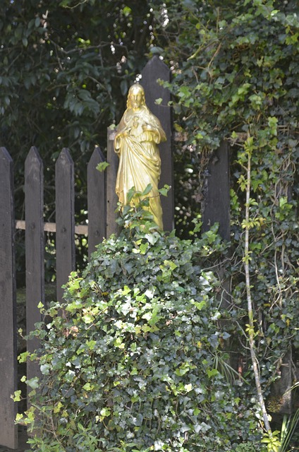 Free Jesus Statue Religious Statue photo and picture