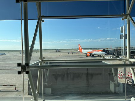 Free Barcelona Airport photo and picture