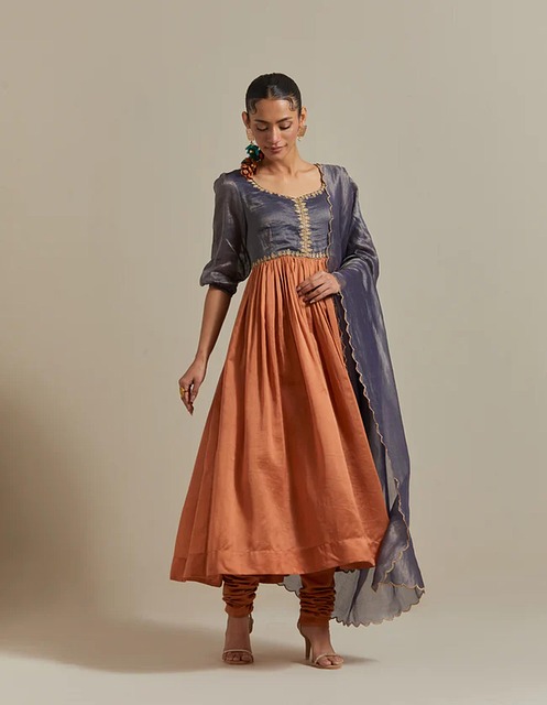 Free Vinusto Luxury Anarkali Suits photo and picture