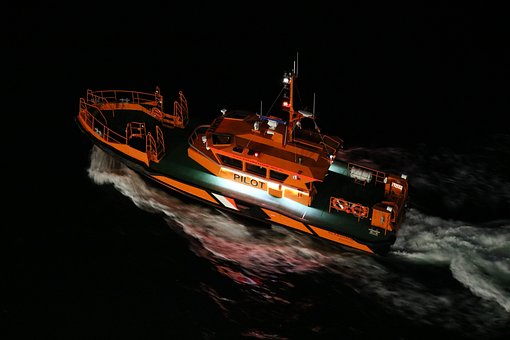 Free Pilot Boat Waves photo and picture