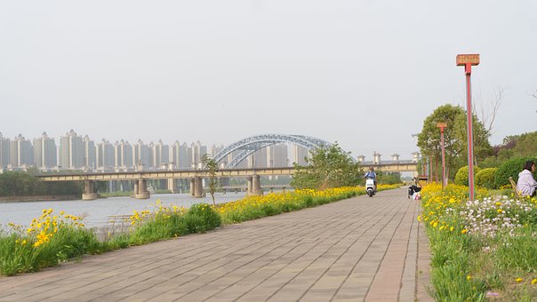 Free Spring Riverside photo and picture
