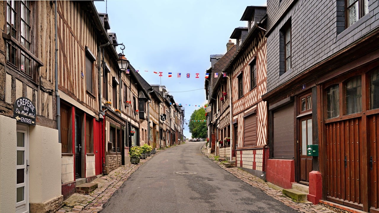 Street - free online jigsaw puzzle photo