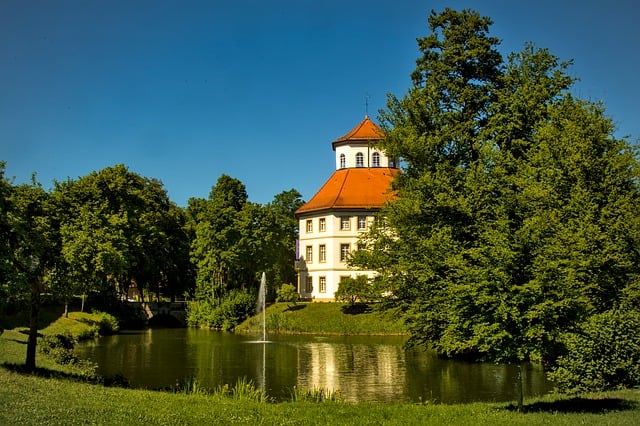 Free Castle Moated Castle photo and picture