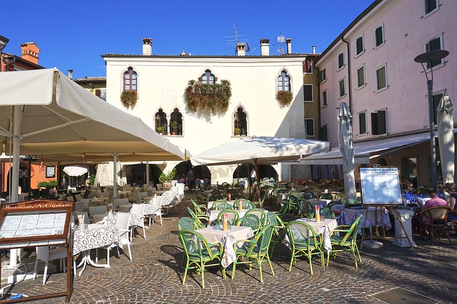 Restaurace, Garda, Itálie, Dovolená