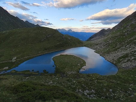 Espuelas, Lagos, Copas, Roca, La Aguja