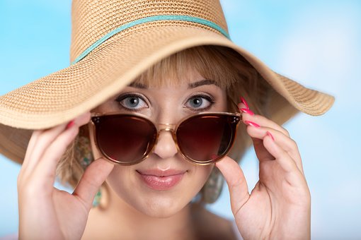 Free Pretty Girl With Sunglasses Floppy Hat illustration and picture