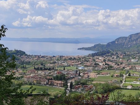 Free War Cemetery Costermano photo and picture