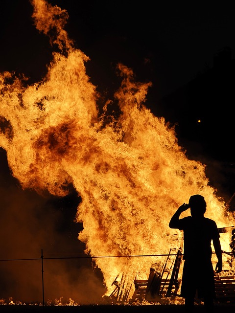 Hochsommer, Lagerfeuer, Sonnenwende
