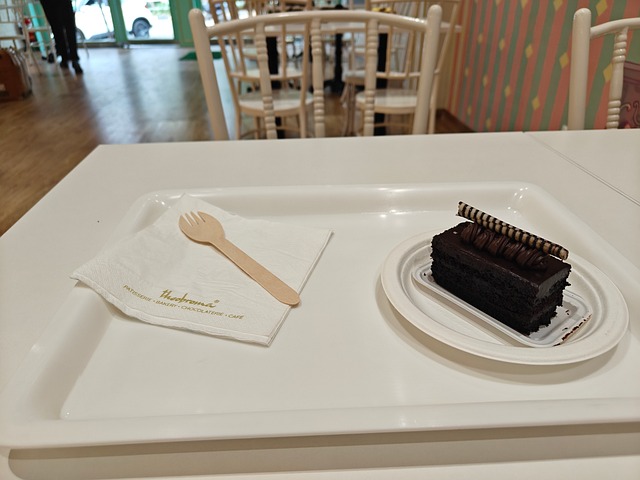 Free Chocolate Ruffle Cake photo and picture