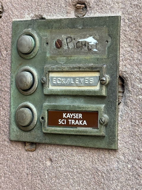 Zvonek, Zvonek U Dveří, Skleněná Nádoba