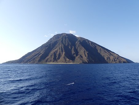 Vulcan, Natură, Stromboli