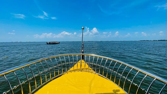 Free Lake Boat photo and picture