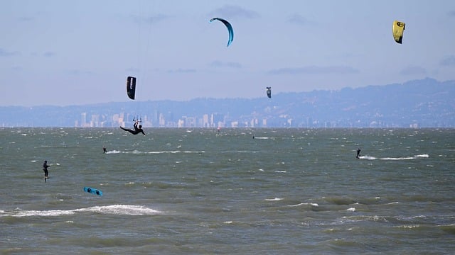 Kitesurfing, Vindsurfing, Sejlads