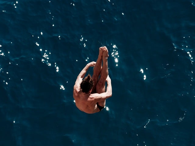 sport, jump, bounce, plunge, to swim, swimmer, kennedy, high, strength, aesthetic, body, male, athlete, adventure, risk, to fall, danger, professional, success, drop, sea, summer, nature