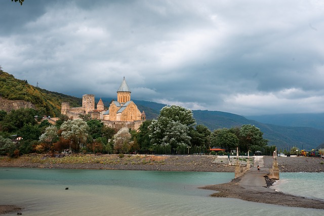 Chrám, Klášter, Jezero, Příroda