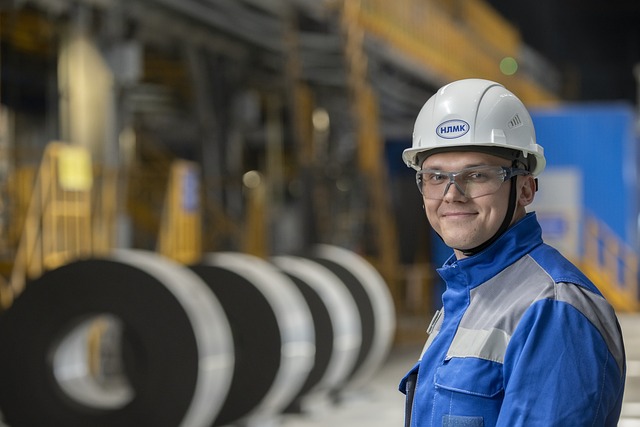 Free Worker Employee photo and picture