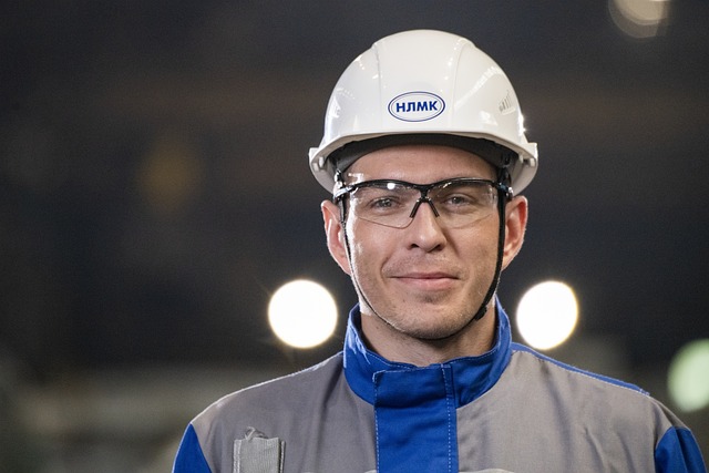 Free Worker Employee photo and picture