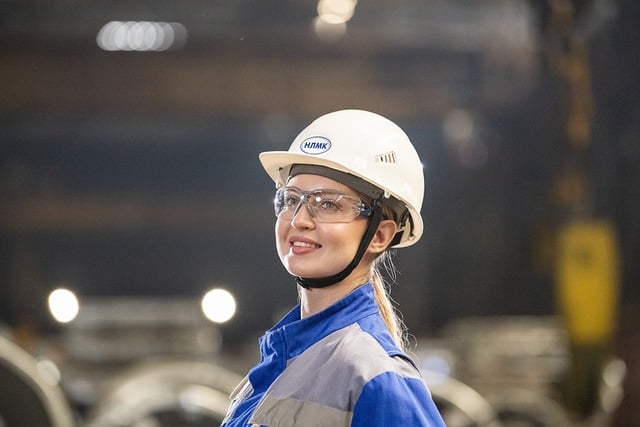 Free Worker Employee photo and picture